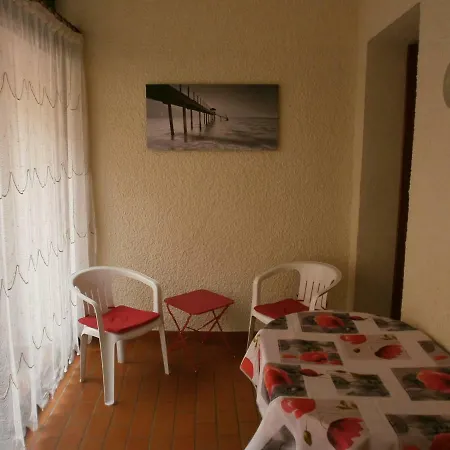 N°2 Avec Terrasse, Agreable, Bien Situe *