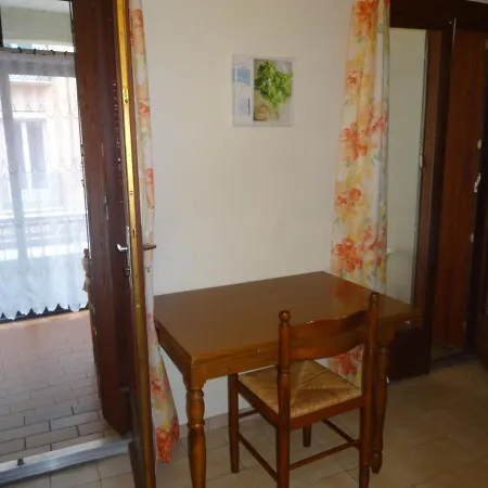 N°2 Avec Terrasse, Agreable, Bien Situe Apartment
